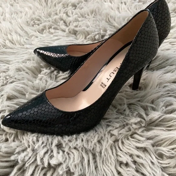 Black Lacquered Snake Skin Heels Size 38 - Picture 3 of 6